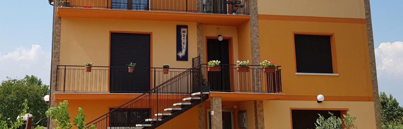 B&B "Gabriel&Melissa" Airport View - Nuova - Ristrutturato Gennaio 2022 Tessera Exterior photo