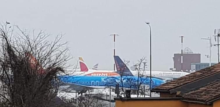 B&B "Gabriel&Melissa" Airport View - Nuova - Ristrutturato Gennaio 2022 Tessera Exterior photo