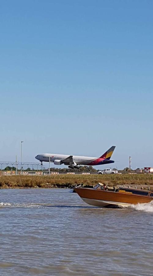 B&B "Gabriel&Melissa" Airport View - Nuova - Ristrutturato Gennaio 2022 Tessera Exterior photo